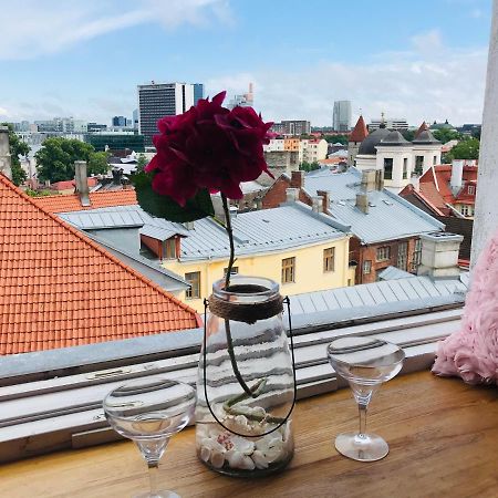 Cozy Oldtown Studio With Magnific City View Tallinn Exterior foto