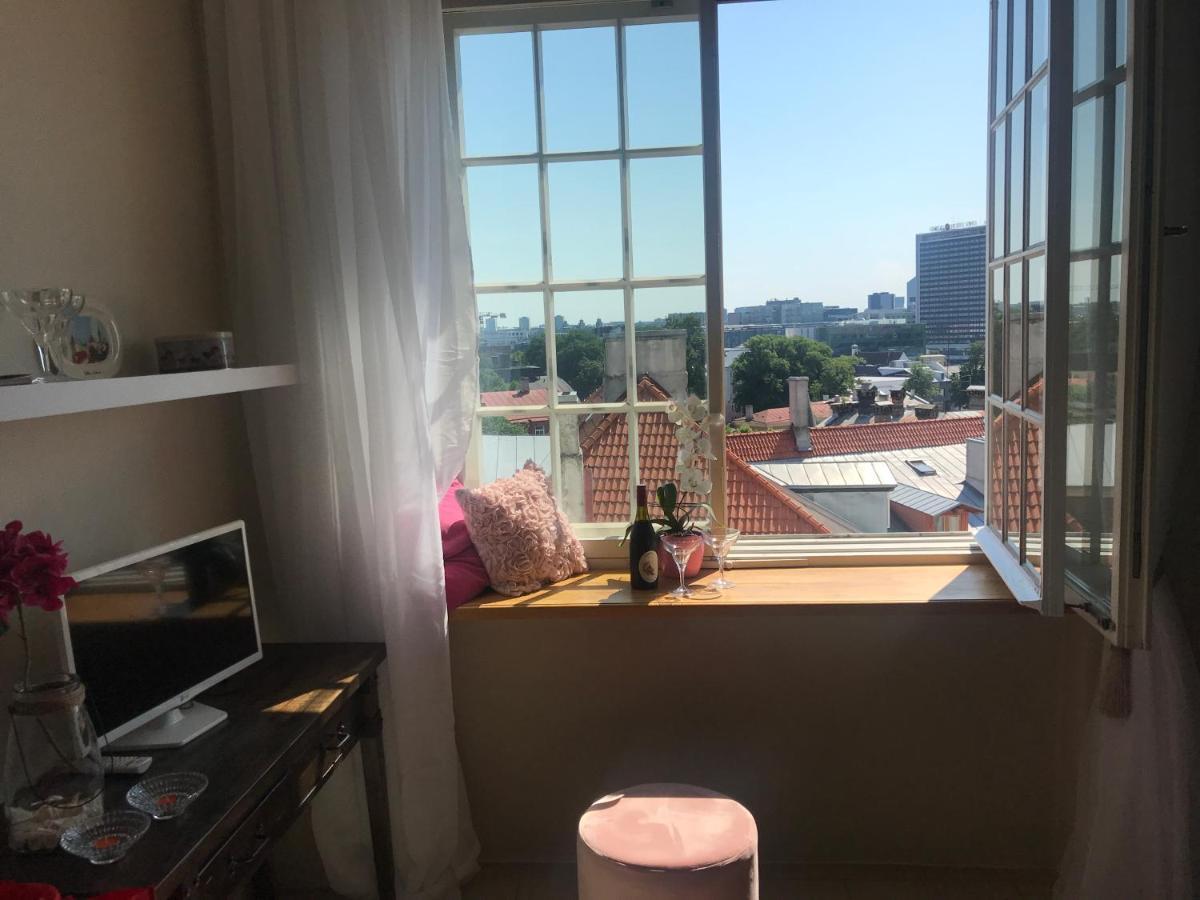 Cozy Oldtown Studio With Magnific City View Tallinn Exterior foto