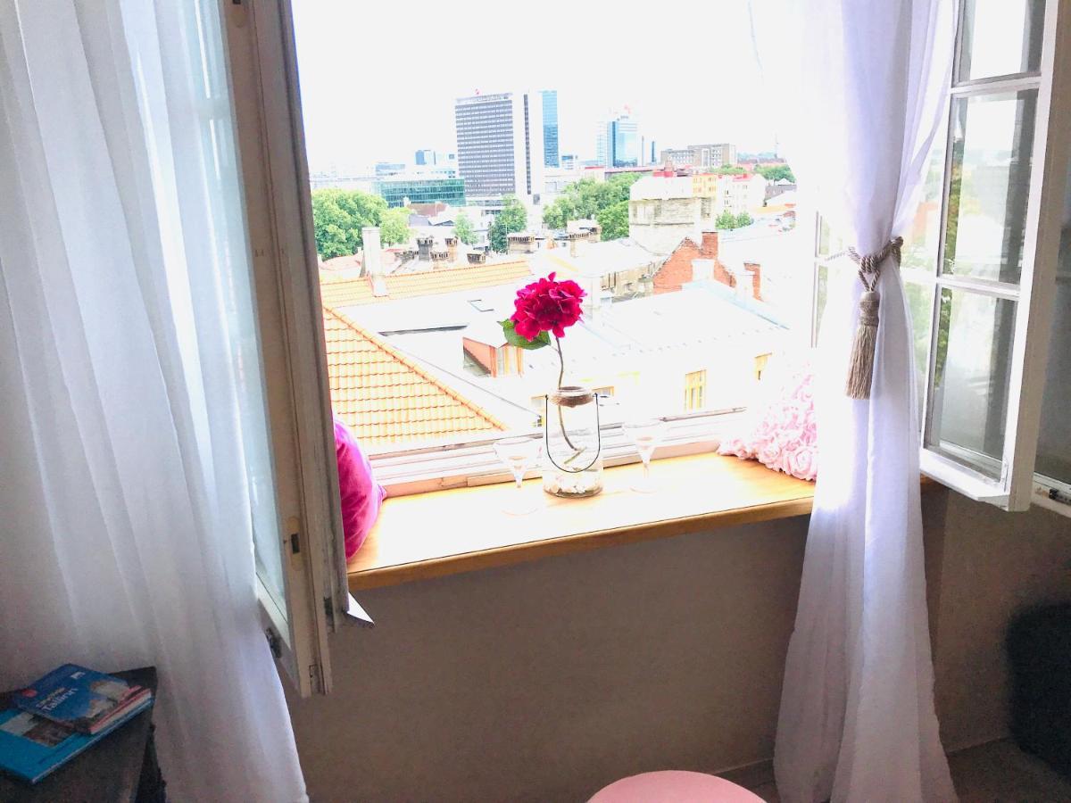 Cozy Oldtown Studio With Magnific City View Tallinn Exterior foto